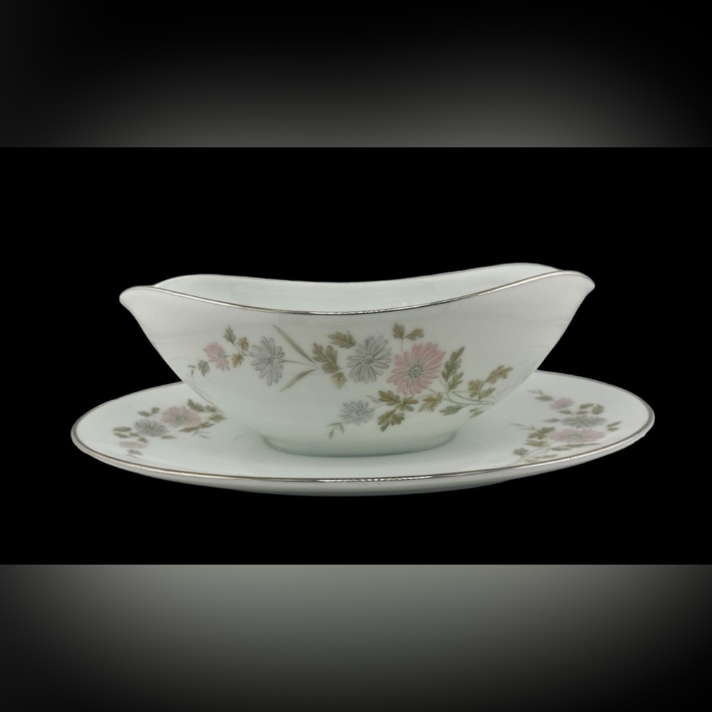 Noritake Barbara Gravyboat